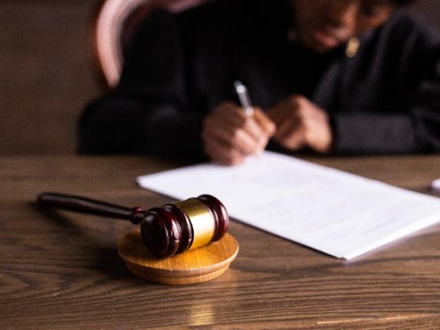 Relaxe partielle en comparution immédiate au Tribunal de Versailles par votre avocat